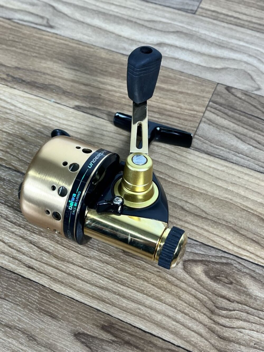 DAIWA 120XD UNDERSPIN CLOSED FACE SPINCASTING REEL Fishing - Picture 3 of 11
